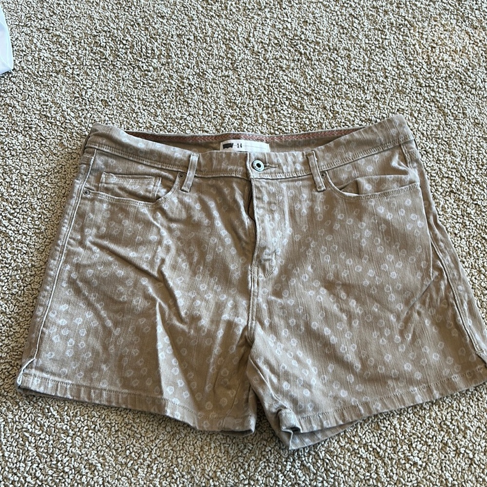 Levi’s jean shorts